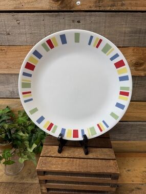 vintage Corelle White Dinner Plate Memphis Pattern with Geometric Border